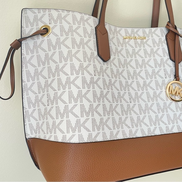 Michael Kors Large Logo Tote Bag - Picture 5 of 10